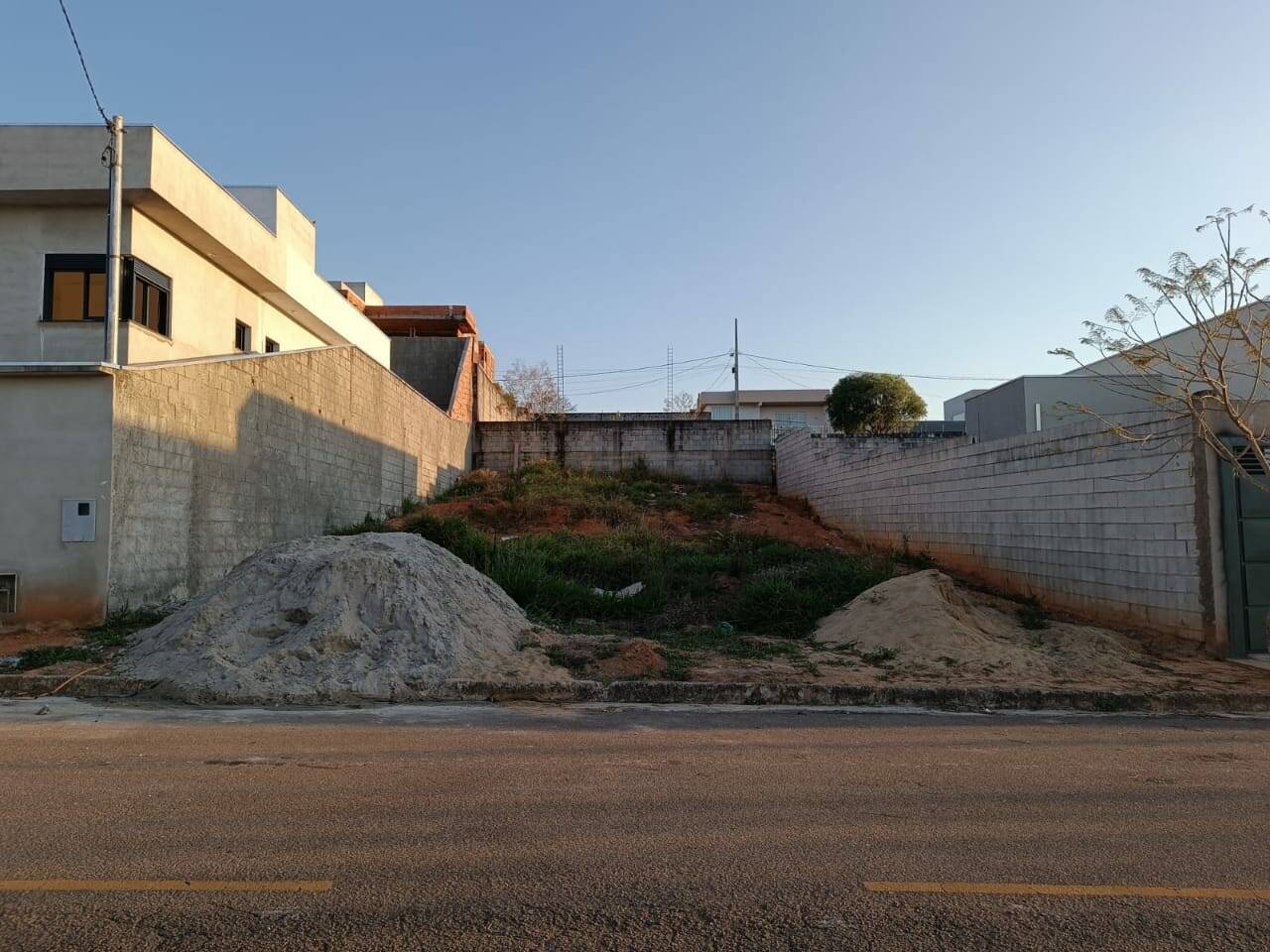 Terreno com 300m² a venda no Pousada do Sol!