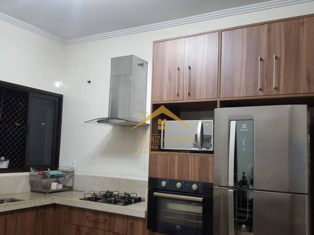 #154 - Apartamento para Venda em Pouso Alegre - MG