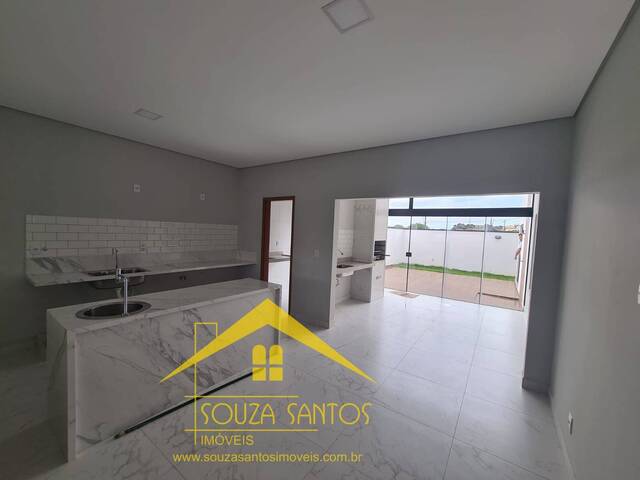 #424 - Casa para Venda em Pouso Alegre - MG