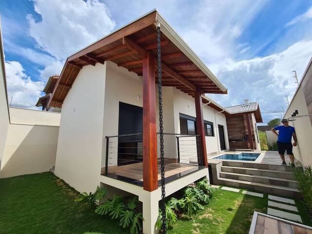 #653 - Casa para Venda em Pouso Alegre - MG