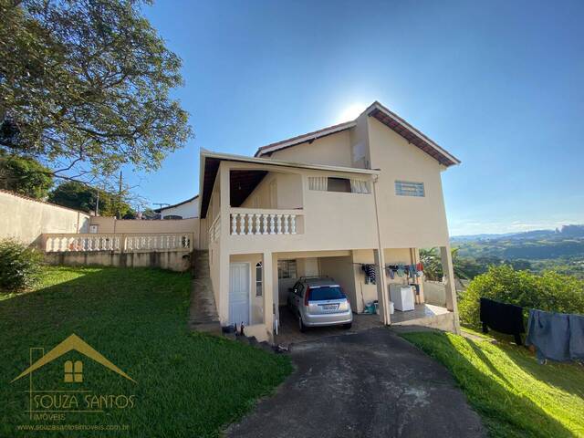 #811 - Casa para Venda em Pouso Alegre - MG