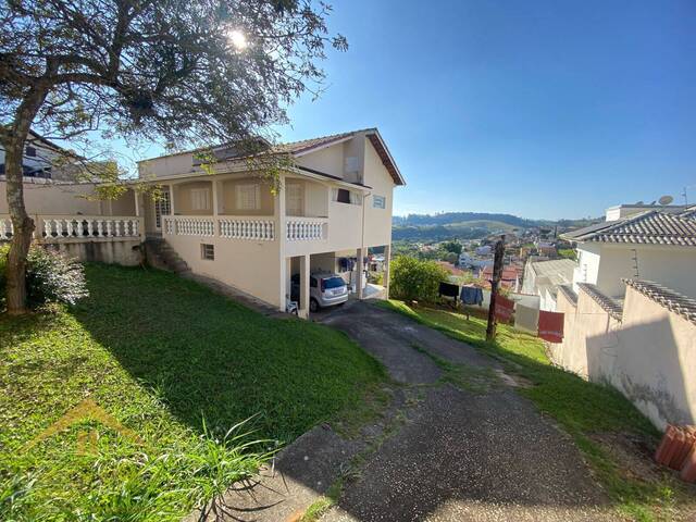 #811 - Casa para Venda em Pouso Alegre - MG