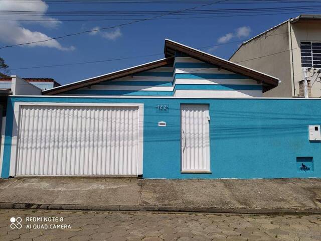 #858 - Casa para Venda em Pouso Alegre - MG