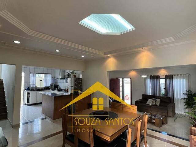 #859 - Casa para Venda em Pouso Alegre - MG