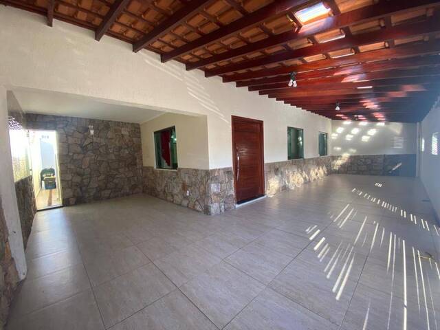 #894 - Casa para Venda em Pouso Alegre - MG