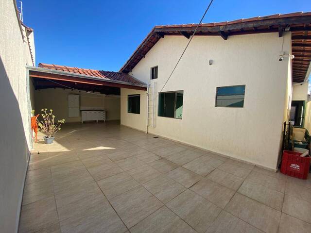 #894 - Casa para Venda em Pouso Alegre - MG