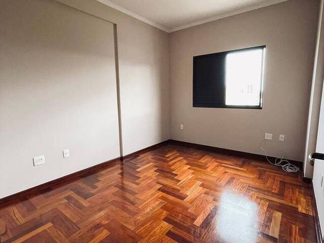 #977 - Apartamento para Venda em Pouso Alegre - MG