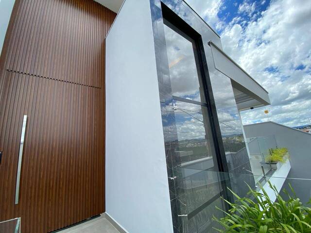 #1031 - Casa para Venda em Pouso Alegre - MG