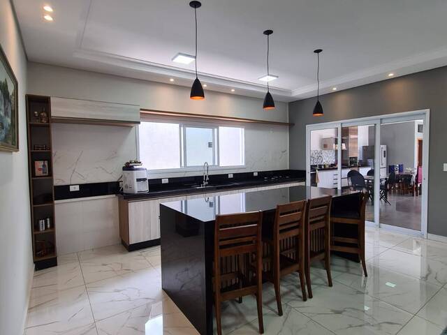 #1057 - Casa para Venda em Pouso Alegre - MG