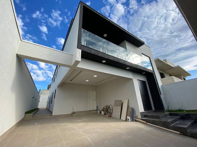 #703 - Casa para Venda em Pouso Alegre - MG