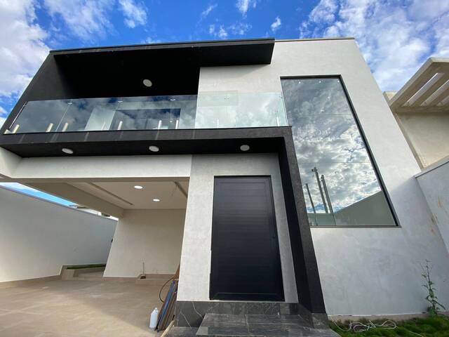 #703 - Casa para Venda em Pouso Alegre - MG