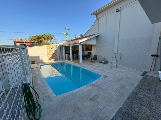 #1249 - Casa para Venda em Pouso Alegre - MG
