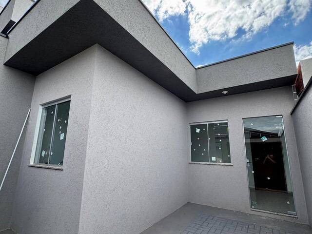 #935 - Casa para Venda em Pouso Alegre - MG