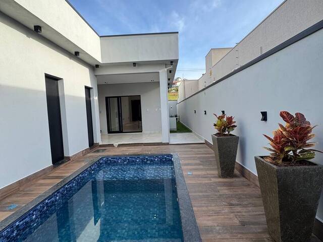 #1524 - Casa para Venda em Pouso Alegre - MG - 1