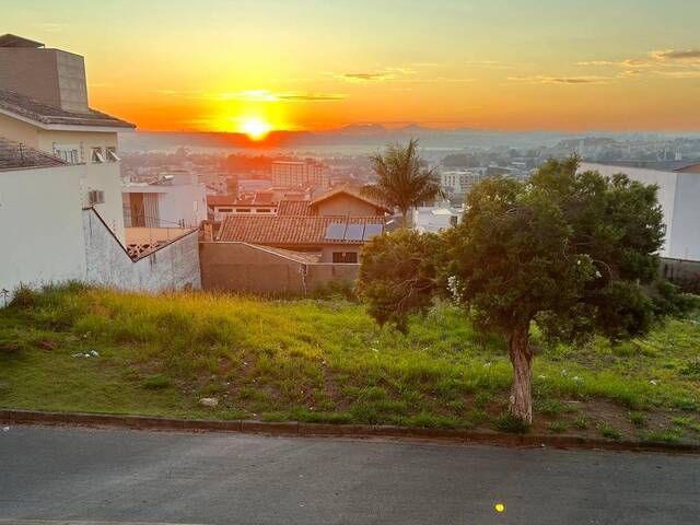 #1565 - Apartamento para Venda em Pouso Alegre - MG - 2