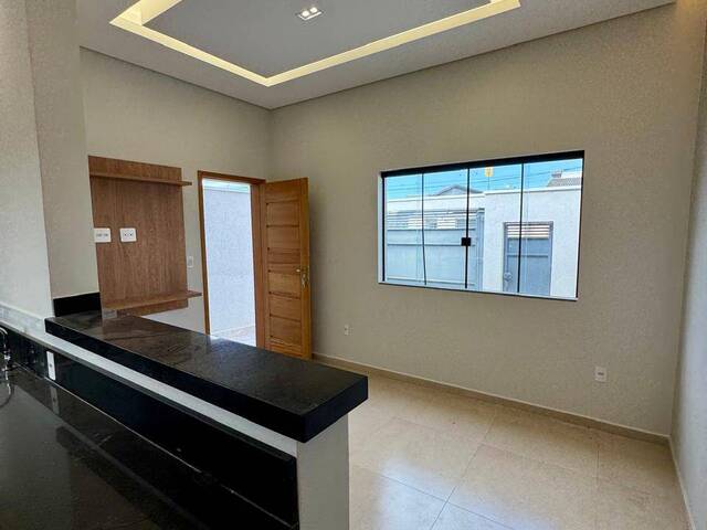 #713 - Casa para Venda em Pouso Alegre - MG