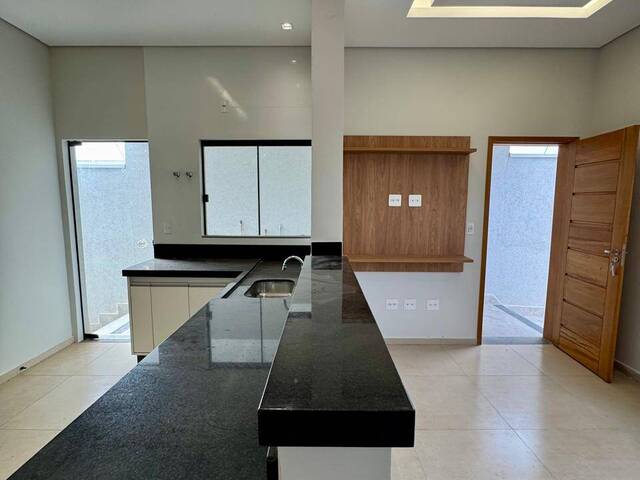 #713 - Casa para Venda em Pouso Alegre - MG