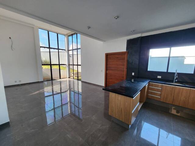 #1595 - Casa para Venda em Pouso Alegre - MG - 1
