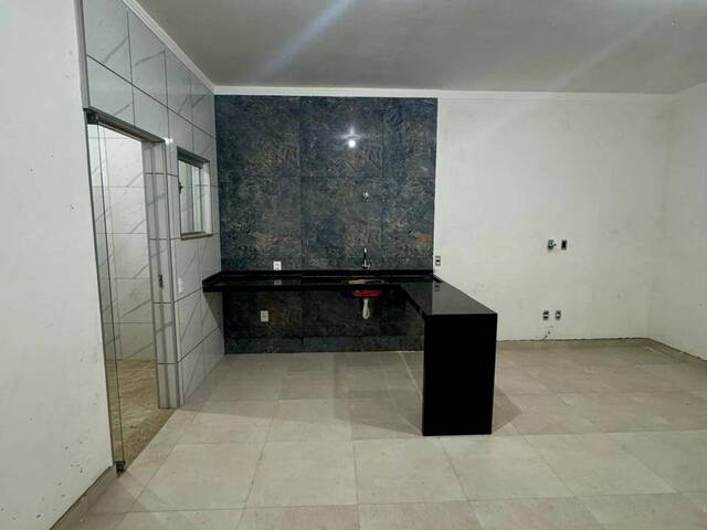 Casa para Venda em Congonhal - 5