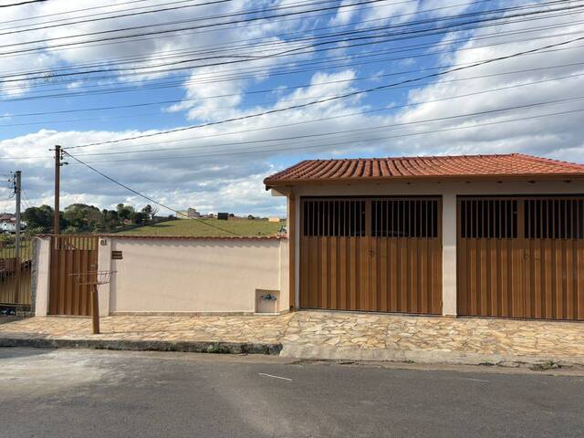 #1607 - Casa para Venda em Pouso Alegre - MG