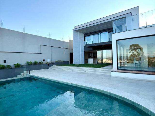 #1750 - Casa para Venda em Pouso Alegre - MG - 1