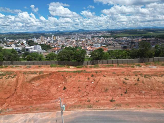 #1764 - Terreno para Venda em Pouso Alegre - MG