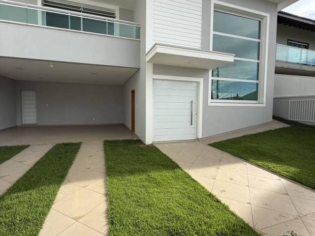 #1766 - Casa para Venda em Pouso Alegre - MG