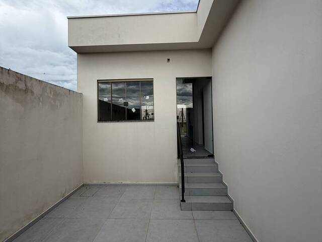 #1245 - Casa para Venda em Congonhal - MG - 1