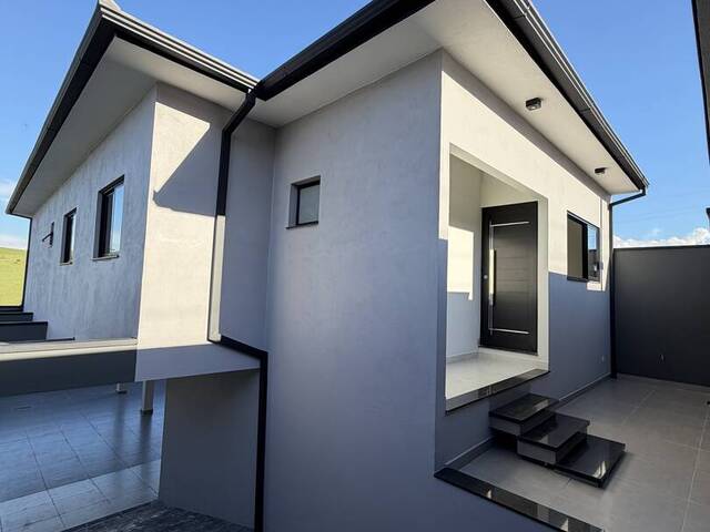 #1761 - Casa para Venda em Congonhal - MG