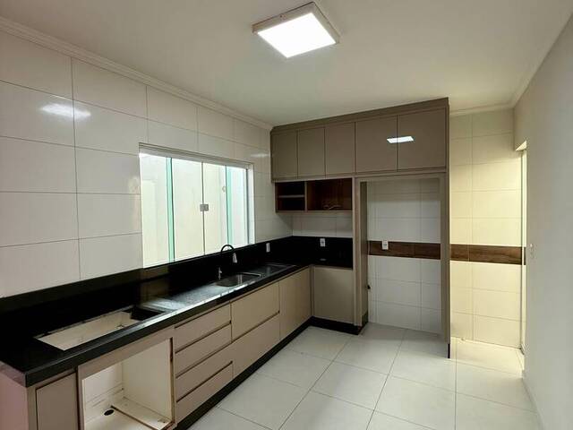 #1845 - Casa para Venda em Pouso Alegre - MG - 2