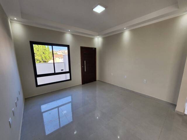 #1732 - Casa para Venda em Pouso Alegre - MG