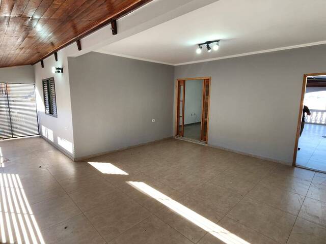 #1860 - Casa para Venda em Pouso Alegre - MG