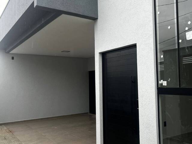 #1884 - Casa para Venda em Pouso Alegre - MG - 2