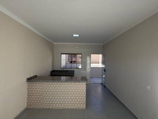 Casa para Venda em Congonhal - 5