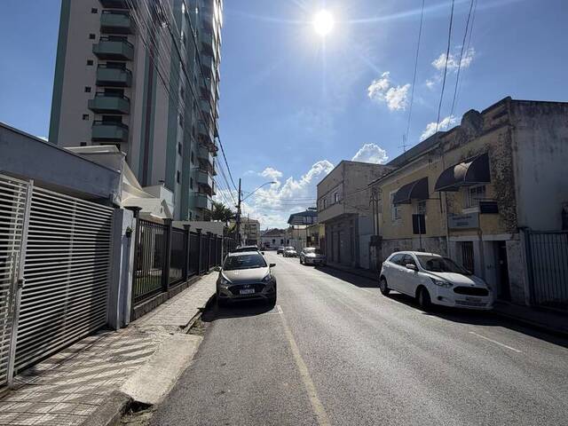 Casa para Locação em Pouso Alegre - 2
