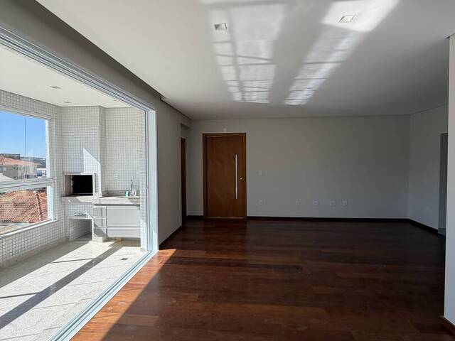 Apartamento para Venda em Pouso Alegre - 2