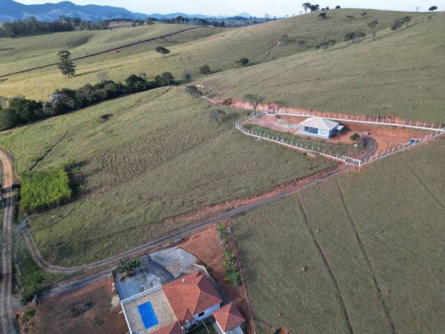 Área para Venda em Congonhal - 2